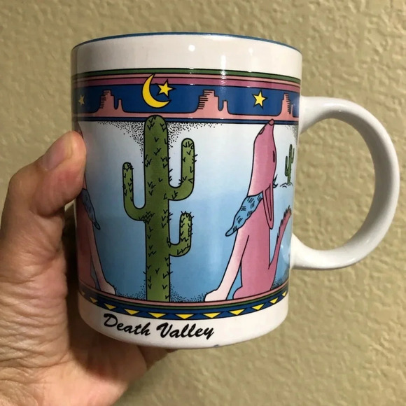 VTG MUG CUP COFFEE TEA HOWLING COYOTE SOUTHWEST DESERT CACTUS DEATH VALLEY MUG - Picture 1 of 6